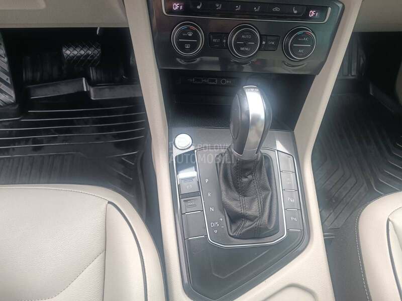 Volkswagen Tiguan 2.0 CARAT EXCLUSIVE