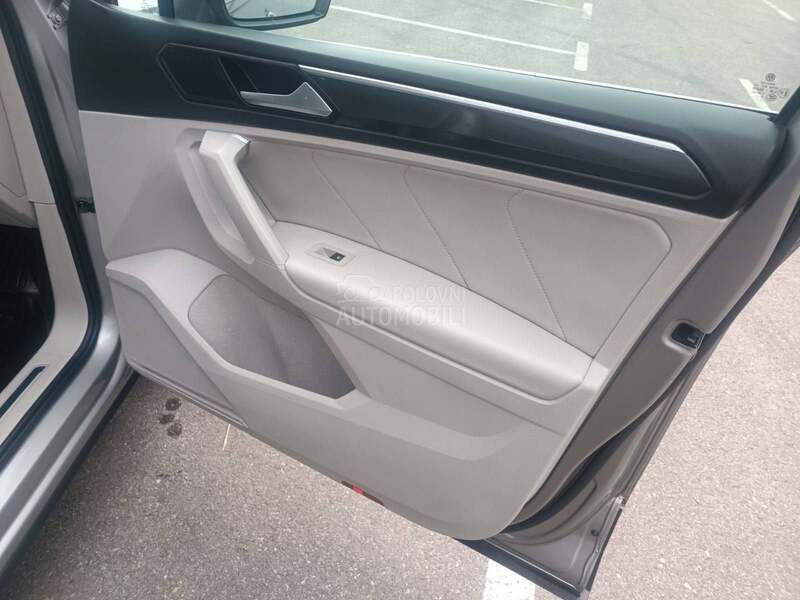 Volkswagen Tiguan 2.0 CARAT EXCLUSIVE