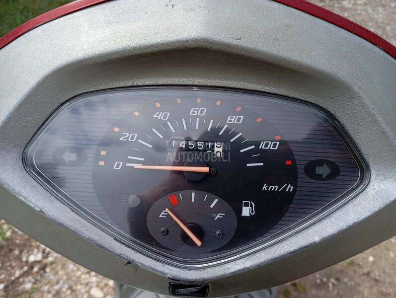 Honda lead