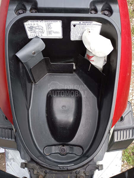 Honda lead