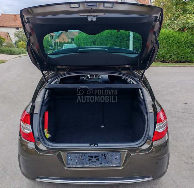 Citroen C4 //EXCLUSIVE//