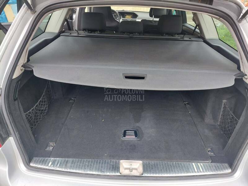 Mercedes Benz E 220 