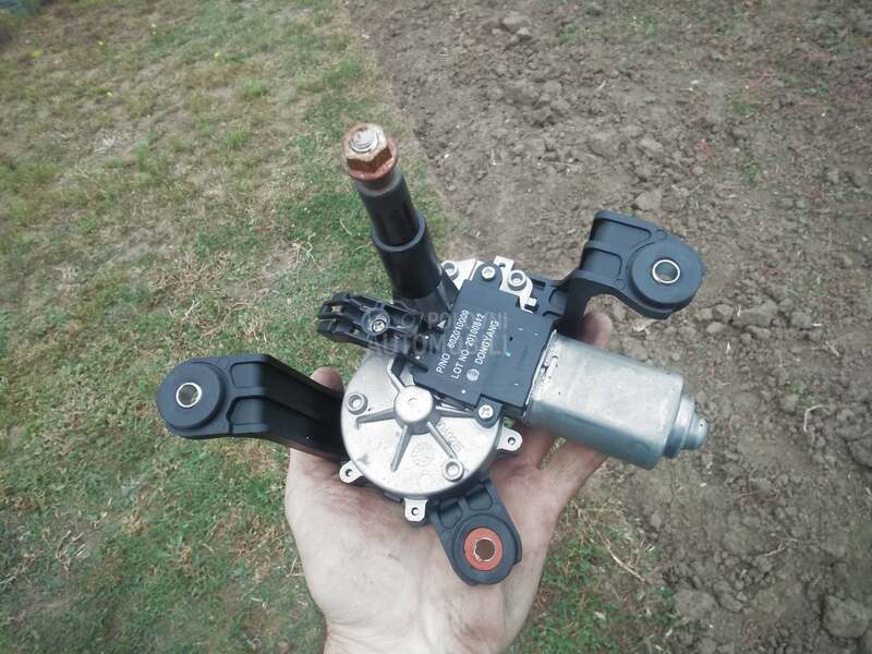 Motor zadnjeg brisaca