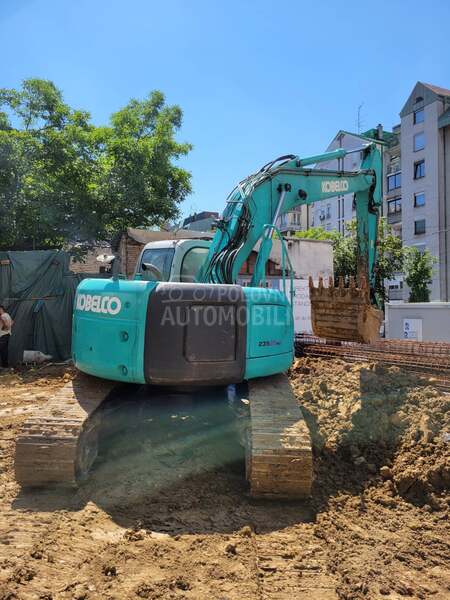 Kobelco 235 SR