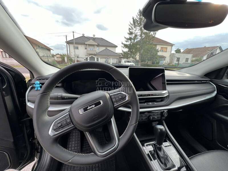 Jeep Compass Limited oprema