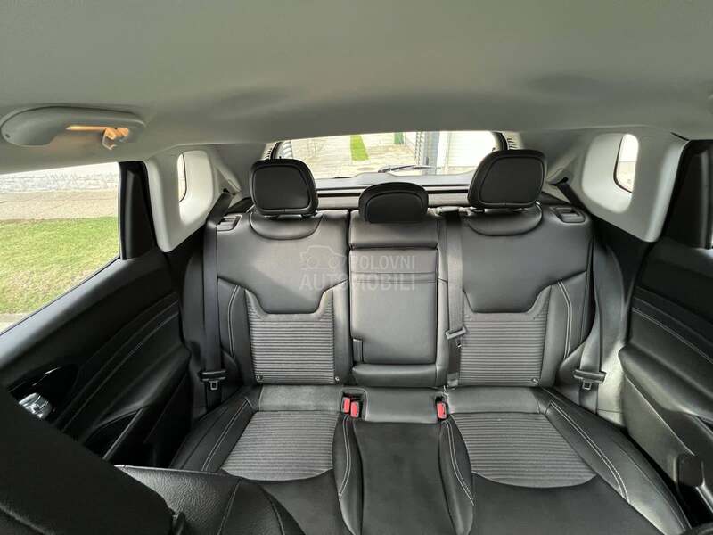 Jeep Compass Limited oprema