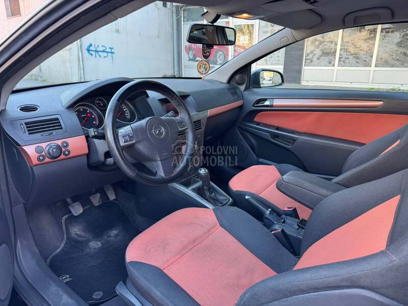 Opel Astra H GTC 1.9