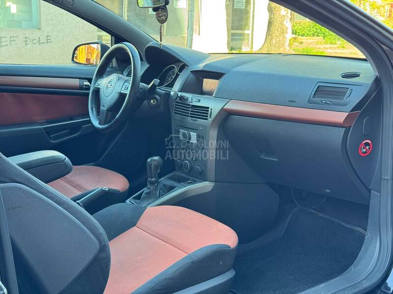Opel Astra H GTC 1.9