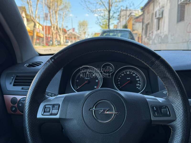 Opel Astra H GTC 1.9