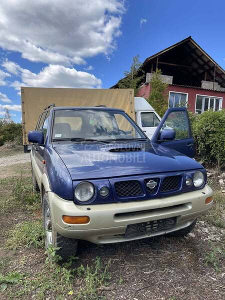 Nissan Terrano 2.7 td