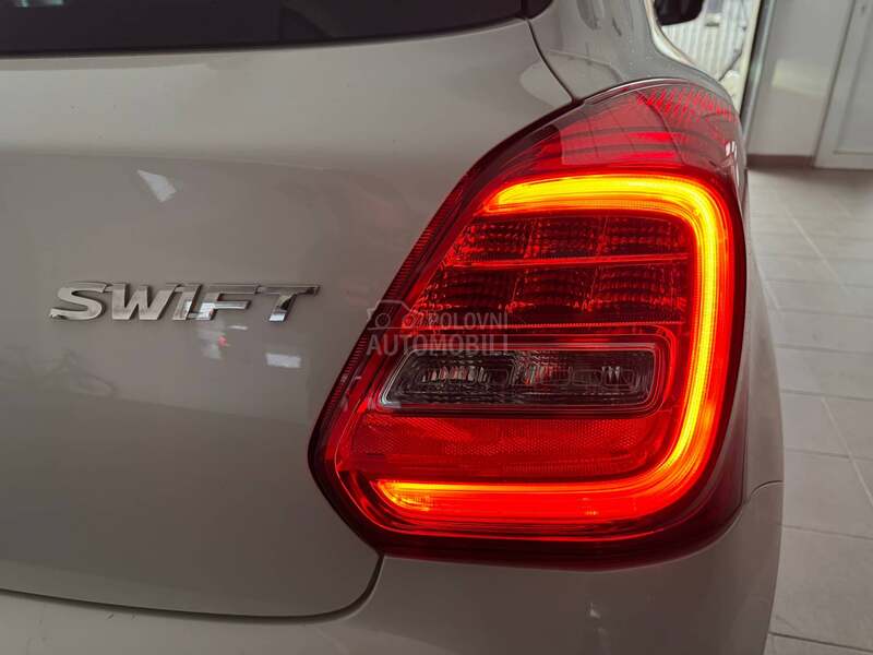 Suzuki Swift WHITE Perl MATIK CH
