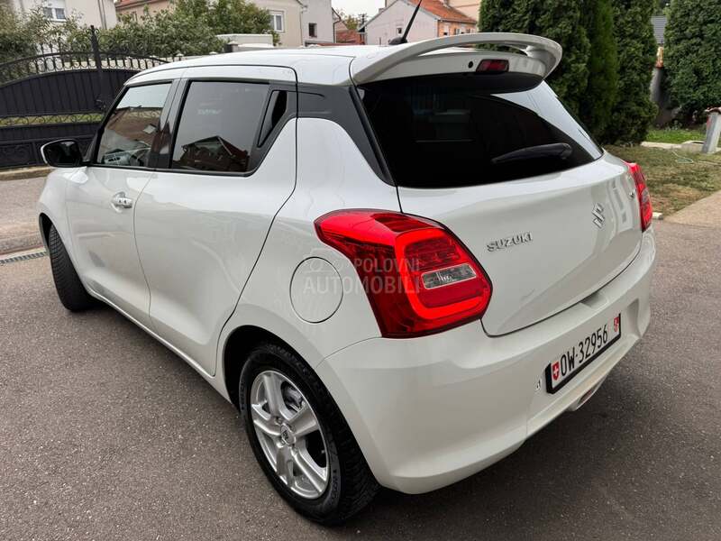 Suzuki Swift WHITE Perl MATIK CH