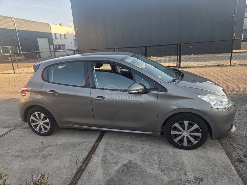 Peugeot 208 1.4hdi