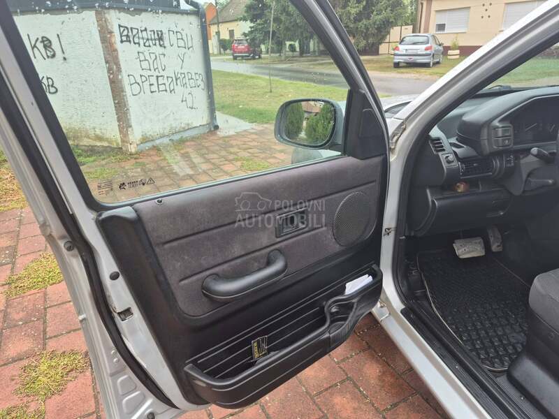 Land Rover Freelander N O V