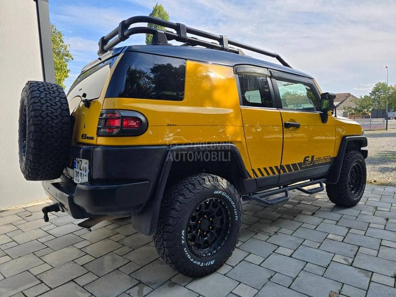 Toyota FJ CRUISER