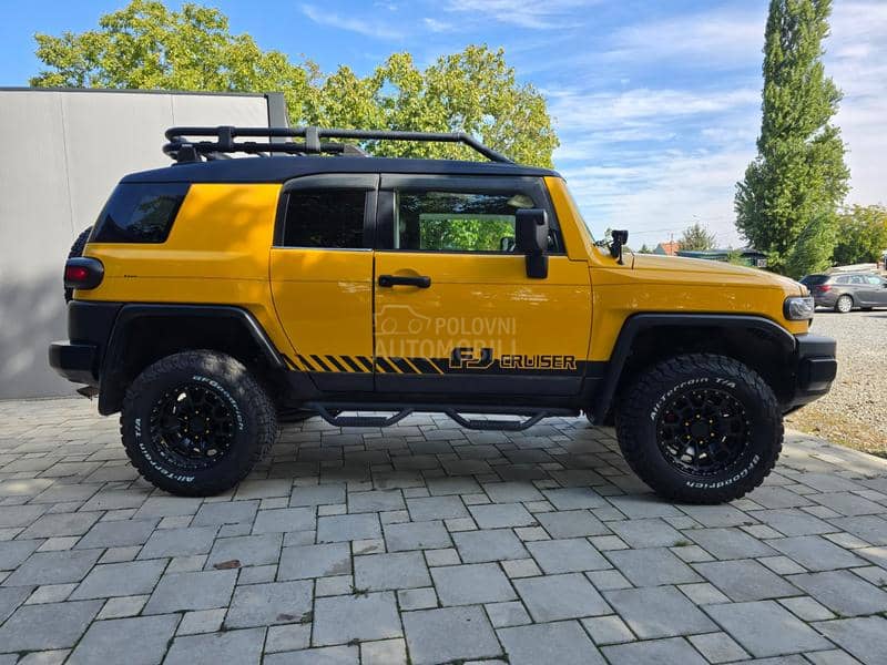 Toyota FJ CRUISER
