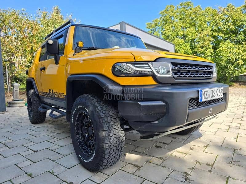 Toyota FJ CRUISER