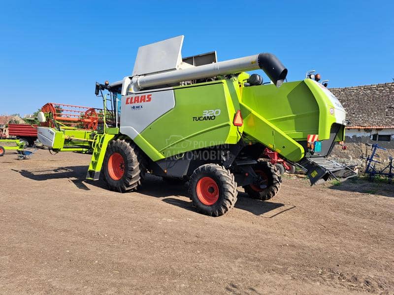 Claas Tucano 320