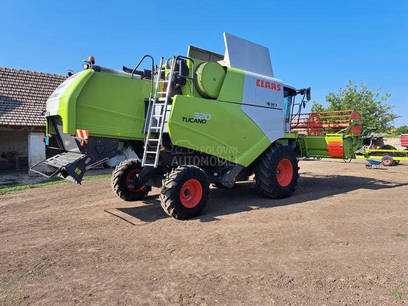 Claas Tucano 320