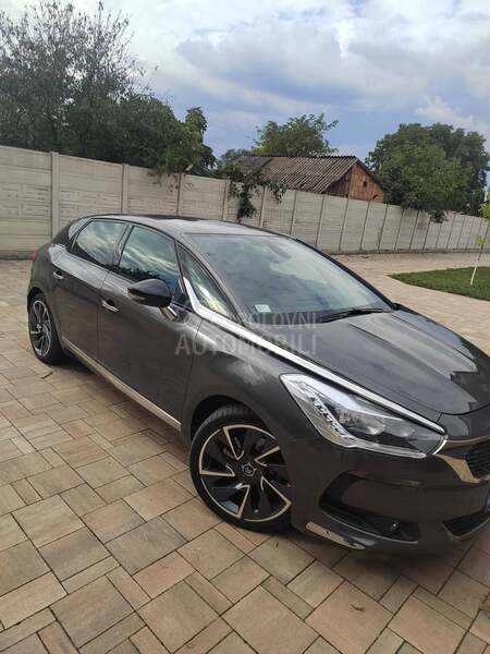 DS 5 