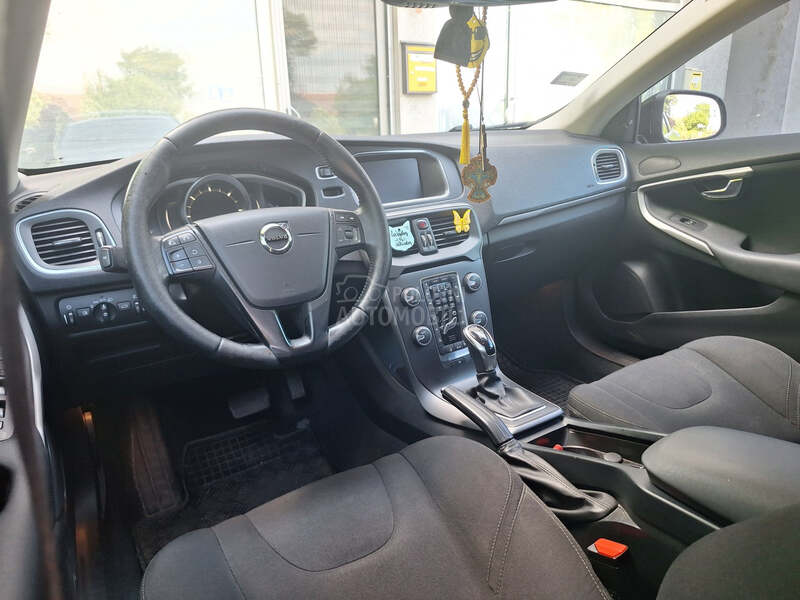 Volvo V40 2.0 D R-Design Aut