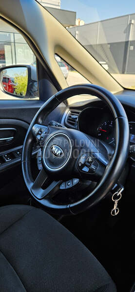 Kia Carens 1.7 CRDi 16V