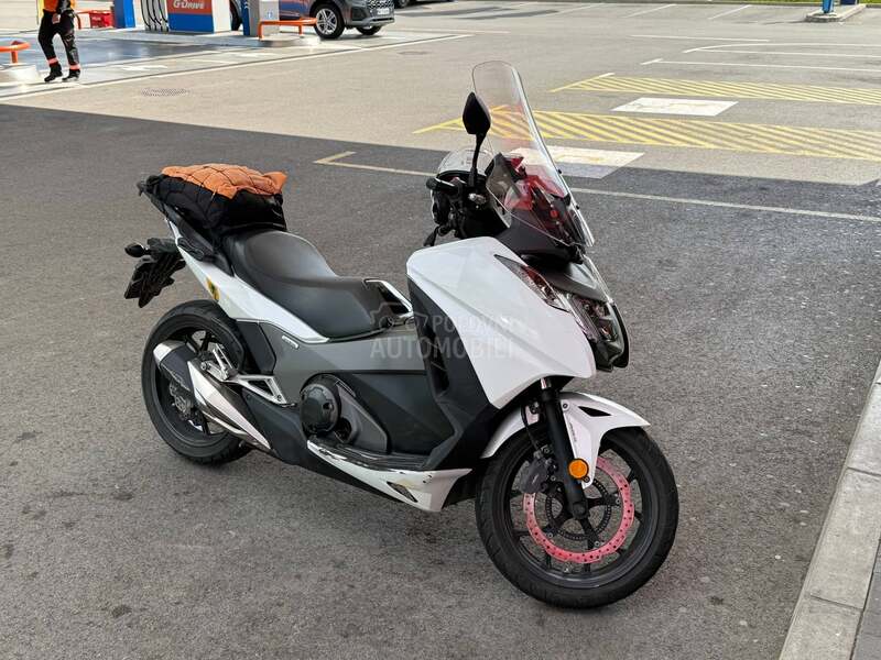 Honda Integra NC 750 D