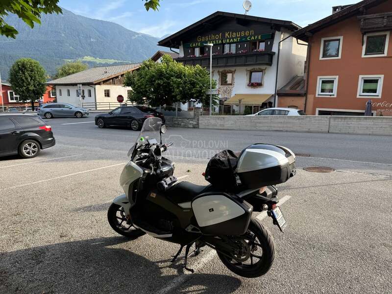 Honda Integra NC 750 D