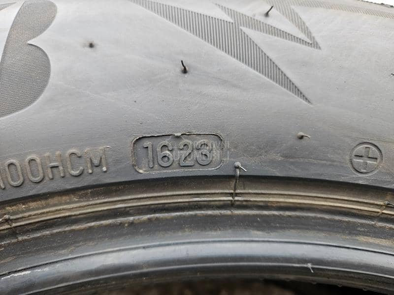 Bridgestone 255/50 R19 Zimska