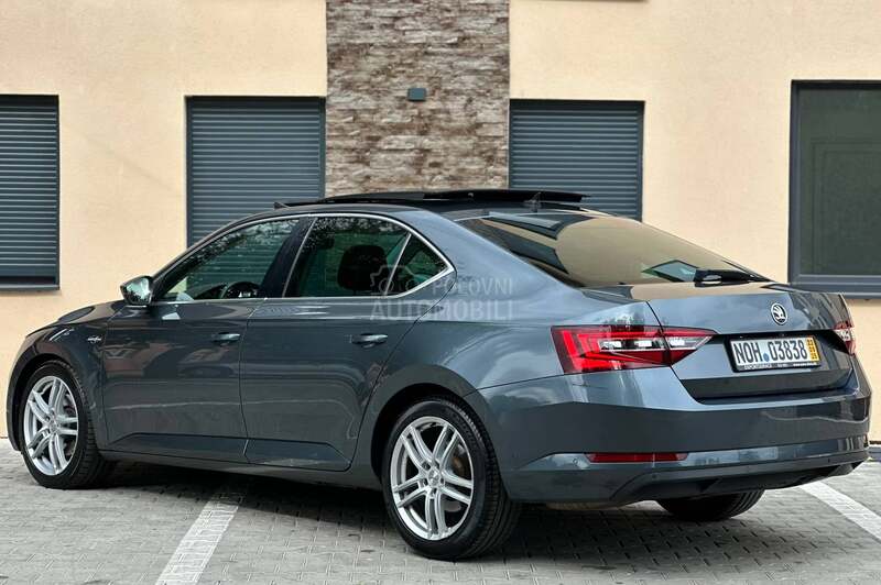 Škoda Superb /Laurin Klement/Pano