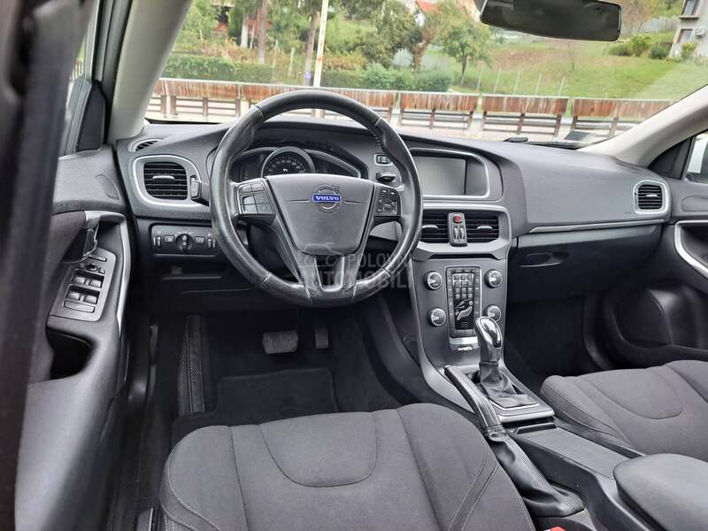 Volvo V40 1.6 NOV