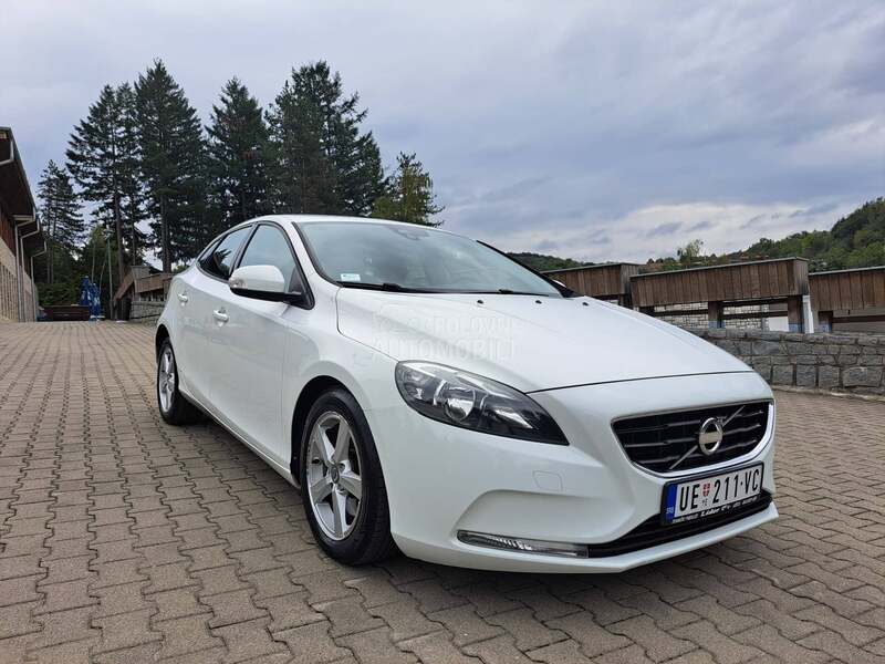 Volvo V40 1.6 NOV