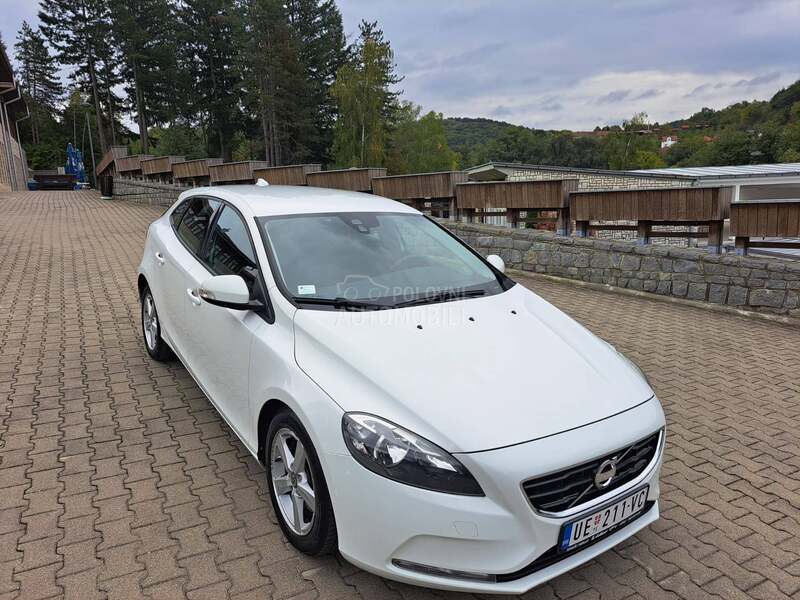 Volvo V40 1.6 NOV