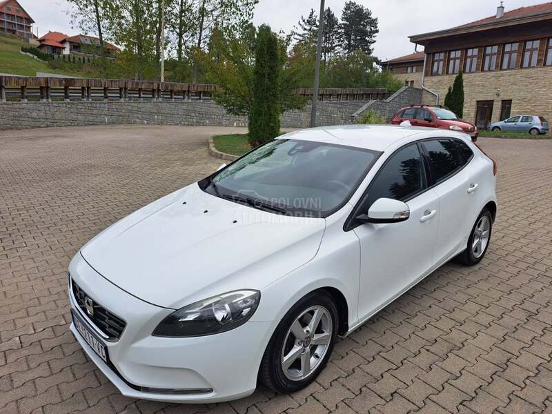 Volvo V40 1.6 NOV