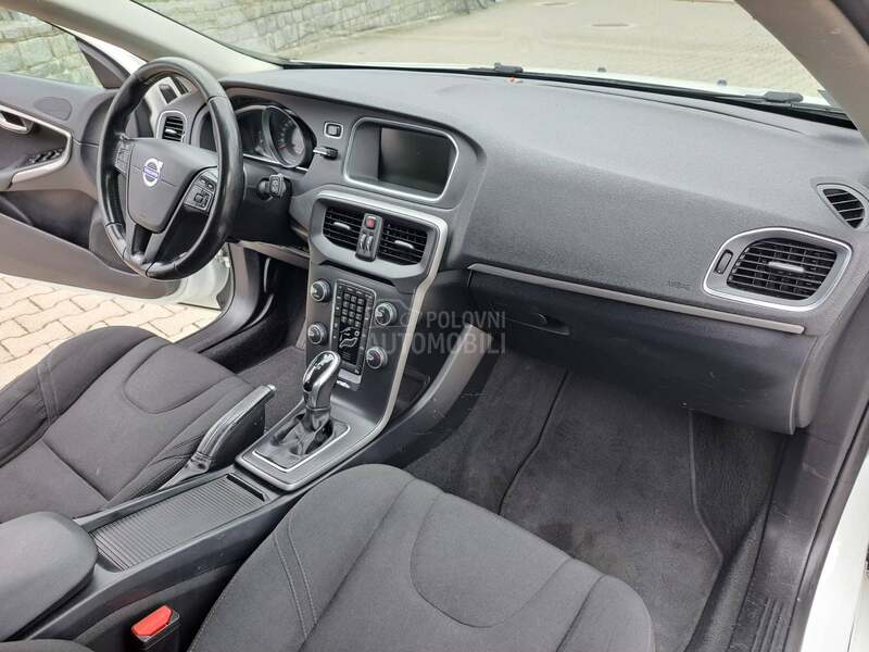 Volvo V40 1.6 NOV