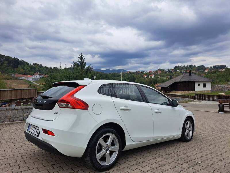 Volvo V40 1.6 NOV