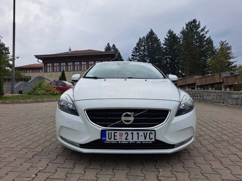 Volvo V40 1.6 NOV