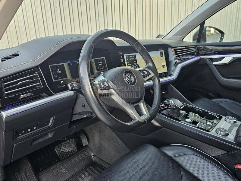 Volkswagen Touareg 3.0 V6 TDI /VAZDUH/