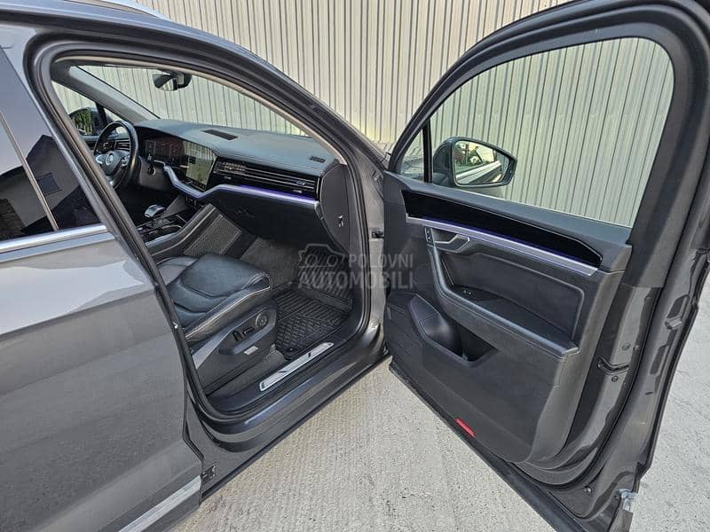 Volkswagen Touareg 3.0 V6 TDI /VAZDUH/