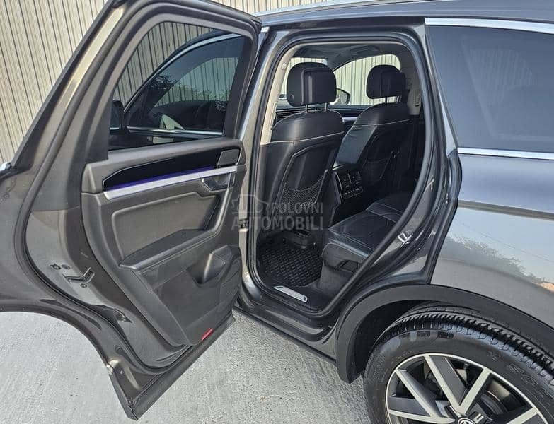 Volkswagen Touareg 3.0 V6 TDI /VAZDUH/