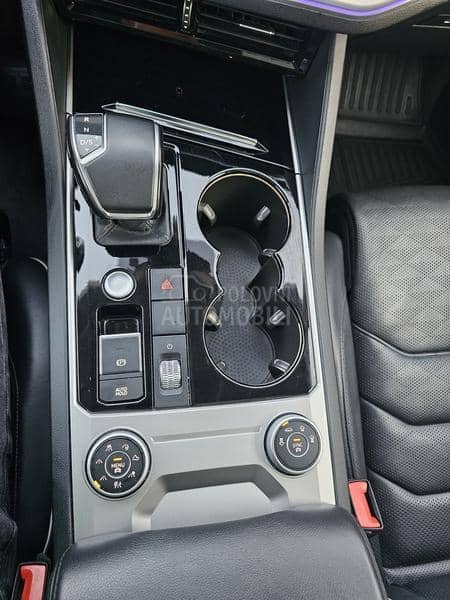Volkswagen Touareg 3.0 V6 TDI /VAZDUH/