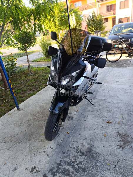 Suzuki Vstrom 1000