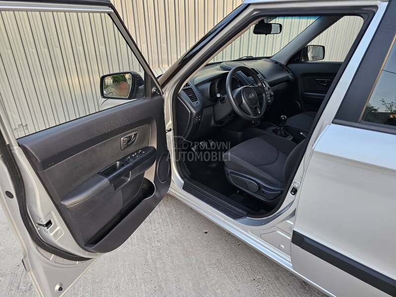 Kia Soul 1.6b /120 000 k m/