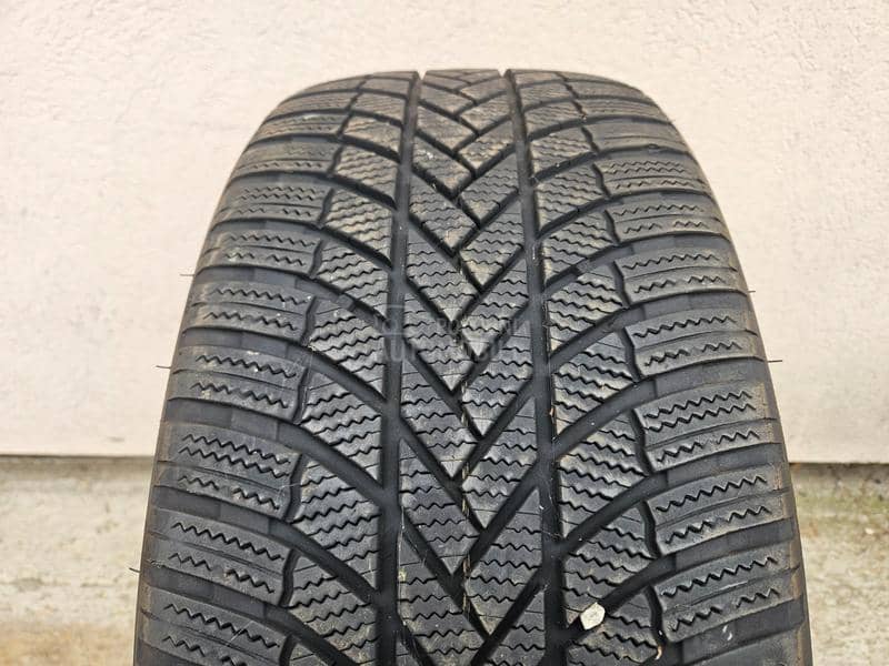 Bridgestone 245/40 R21 Zimska