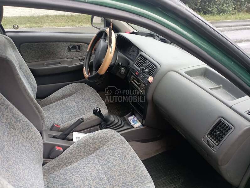 Nissan Almera 