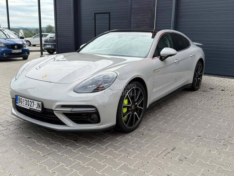 Porsche Panamera turbo s hybrid
