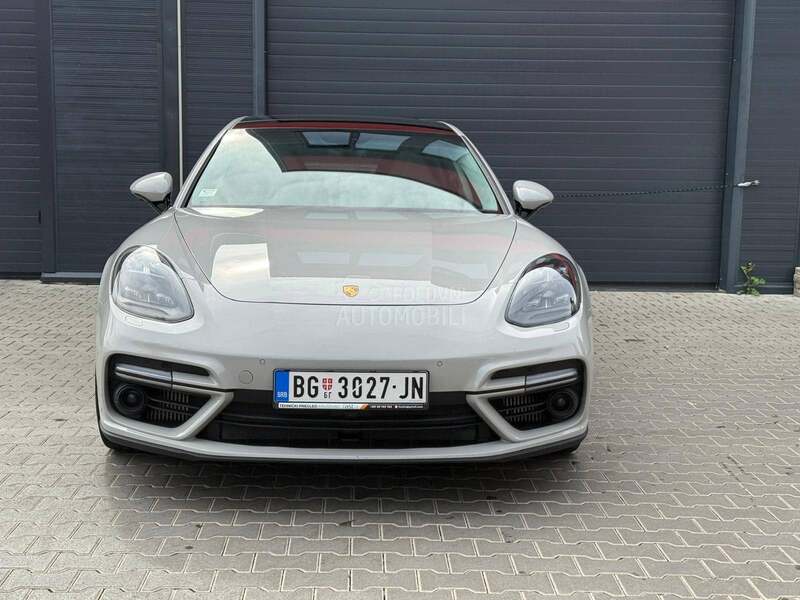 Porsche Panamera turbo s hybrid