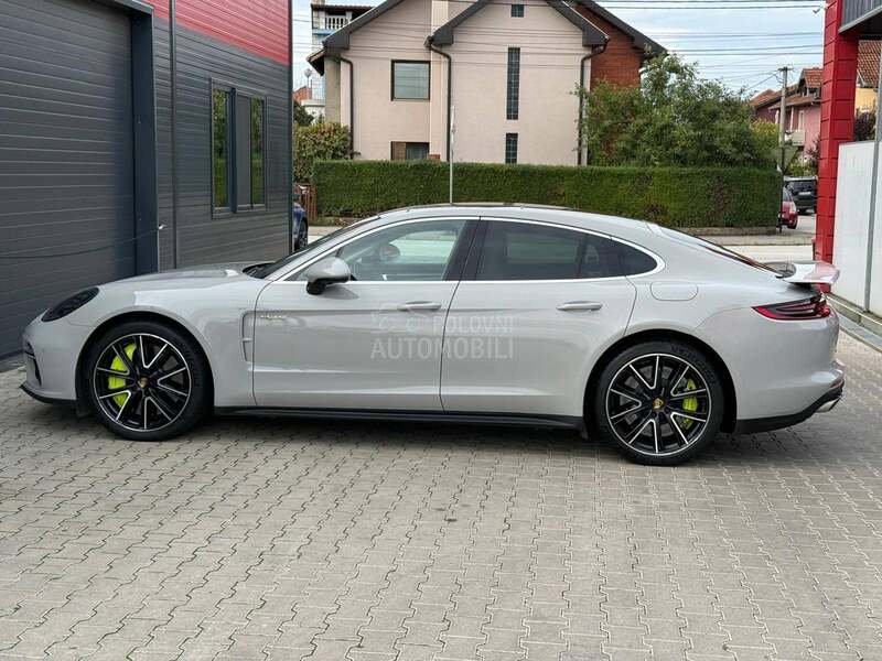 Porsche Panamera turbo s hybrid