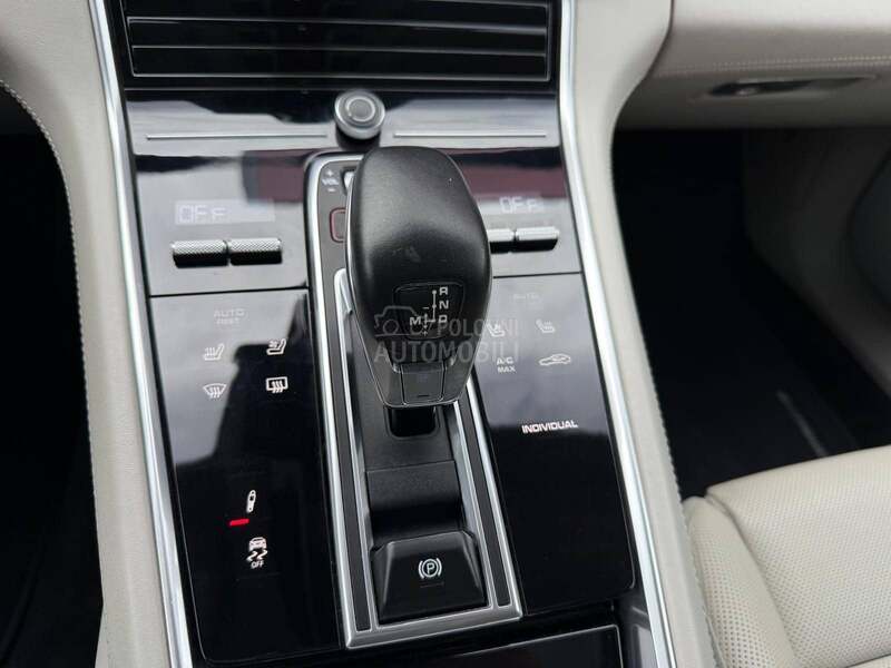 Porsche Panamera turbo s hybrid