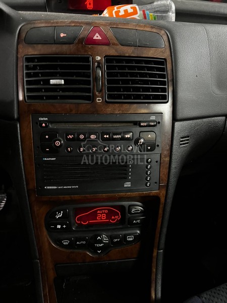 Peugeot 307 2004. god. -  kompletan auto u delovima